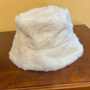 Fuzzy Cream Bucket Hat